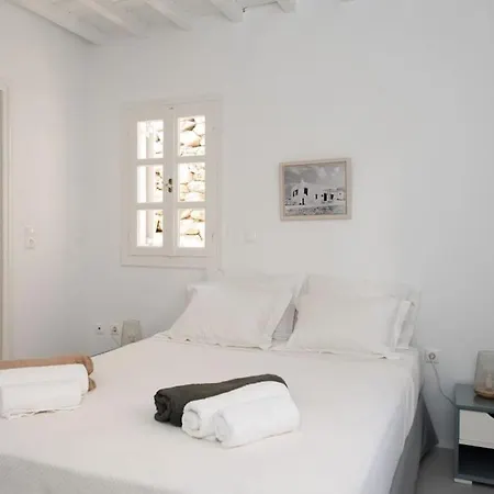 Mykonos Serendipity With 2 Bedrooms Walking Distance To The Beach! Apartment