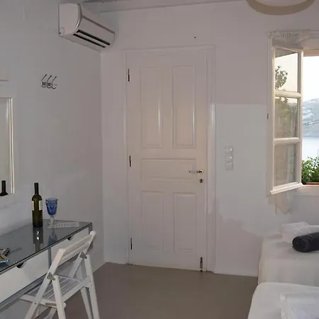 Mykonos Serendipity With 2 Bedrooms Walking Distance To The Beach! Apartment
