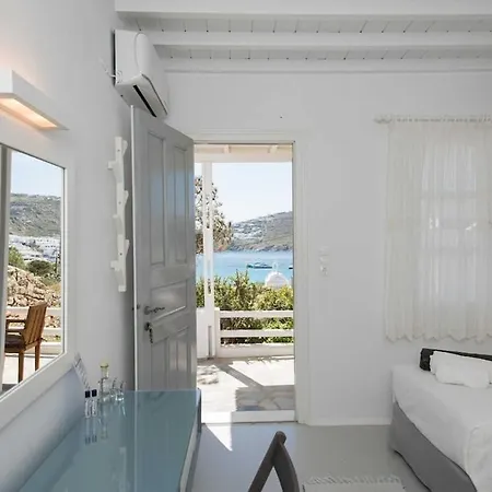 Mykonos Serendipity With 2 Bedrooms Walking Distance To The Beach! Platys Gialos (Mykonos)