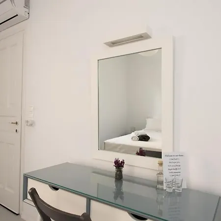 Mykonos Serendipity With 2 Bedrooms Walking Distance To The Beach! Apartment *