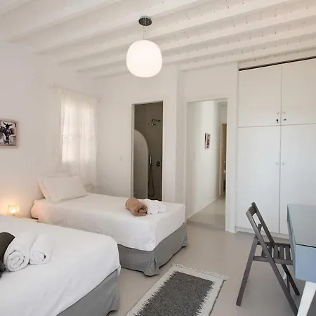 Mykonos Serendipity With 2 Bedrooms Walking Distance To The Beach! Apartment